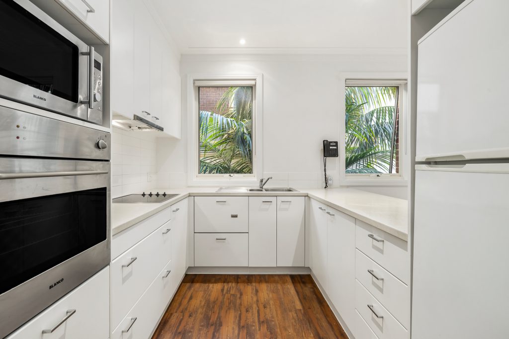 198352093__1777012210-99563-55597539-2MalmsburyStreet018