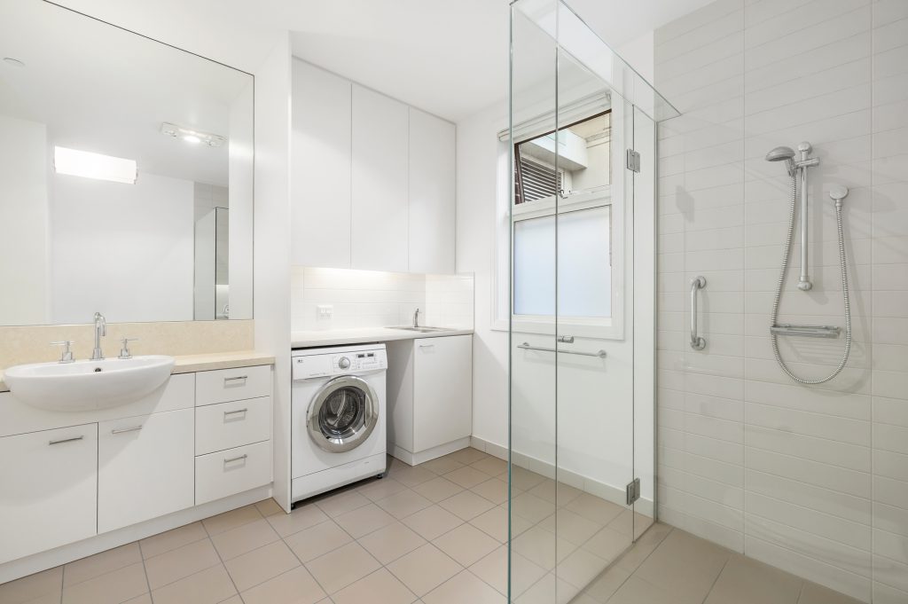 198352096__1777012215-87839-55597539-2MalmsburyStreet013